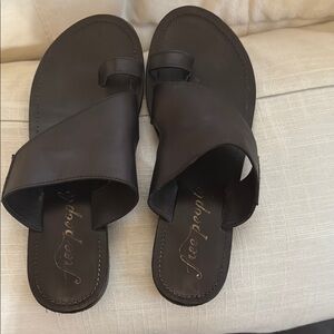 Free People Bl. Leather Sandals -Sz 39/8US- Gently worn - 3x- leather - like new